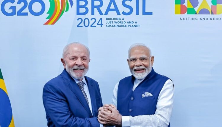 Sob tarifaço de Trump, Lula e premiê da Índia discutem comércio e possível visita em 2026