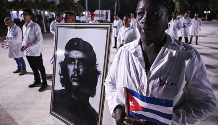 Cuba reafirma que manterá missões médicas no exterior apesar das sanções dos EUA