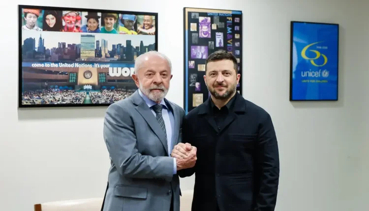 Lula encontra Zelensky e diz que não há 'saída militar' para guerra