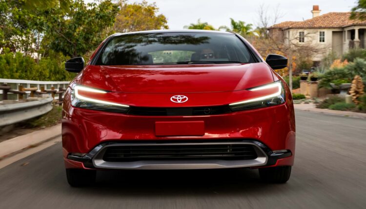 6 milhões de carros vendidos com quase 50% eletrificados
