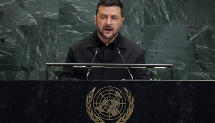 Zelensky diz que autoridades do Kremlin deveriam 'parar a guerra ou procurar abrigos antiaéreos'