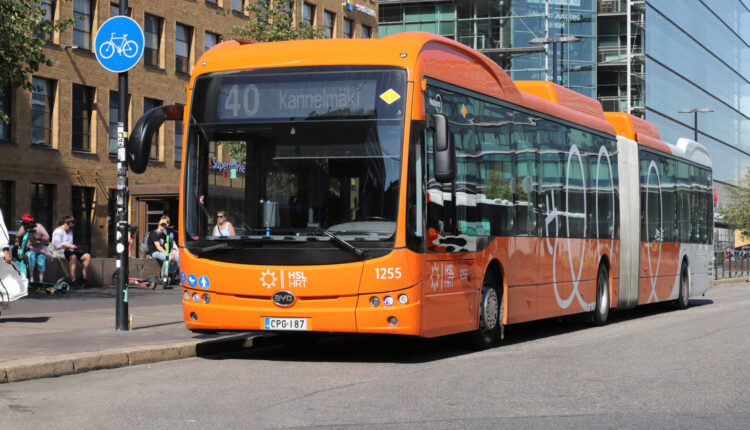 Mundo já tem 635 mil ônibus elétricos; Brasil ainda engatinha