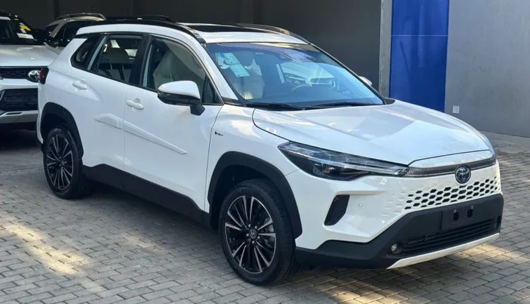 Toyota Corolla Cross XRE é liberado para PcDs com descontão de R$ 14.620