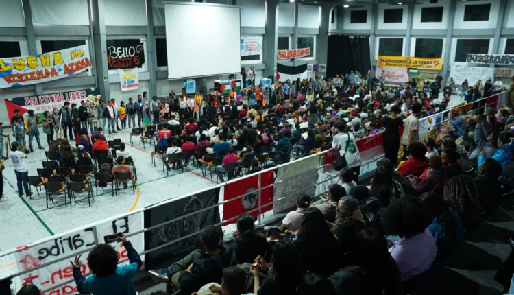 Cúpula de movimentos populares sofre ataque e denuncia avanço da violência política na Colômbia