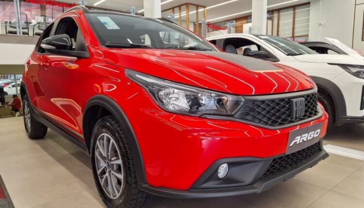 Fiat Argo Trekking MT recebe redução de R$ 19.547 para PcD em setembro