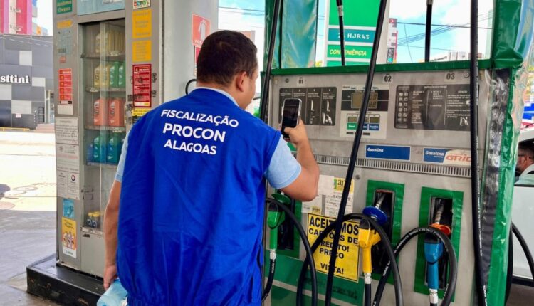 Gasolina vai subir mesmo com queda do petróleo