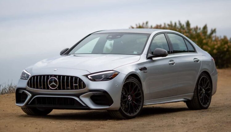Mercedes-AMG diz que novo C63 pode ter motor maior, mas sem V8