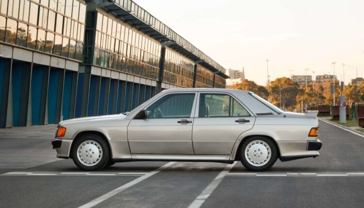 Icônica Mercedes de Ayrton Senna vai a leilão com lances de até R$ 1,8 milhão