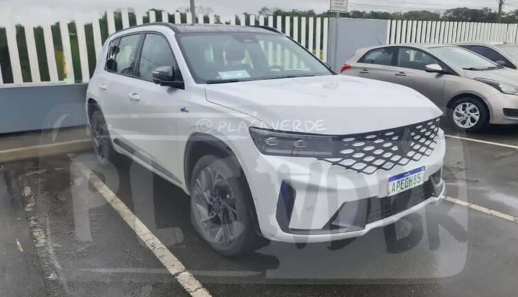 Renault Grand Koleos aparece em testes no Brasil com sistema híbrido