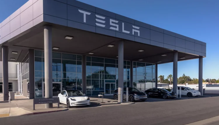 Tesla enfrenta oitavo mês seguido de queda nas vendas na Europa