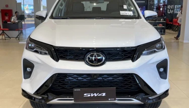Toyota SW4 encarece até R$ 4.700 e parte de R$ 412.190