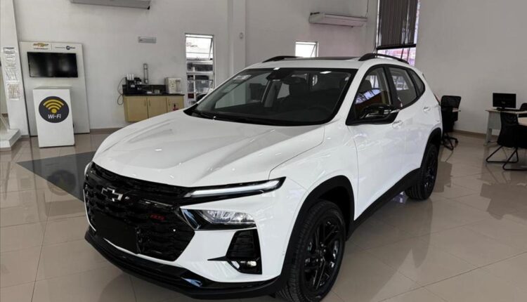Chevrolet Tracker RS para PcD tem redução de R$ 39.920 e custa menos que Tiggo 7