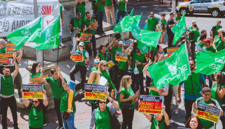 Em greve há quase 20 dias, servidores do meio ambiente denunciam governo Zema e sucateamento em MG