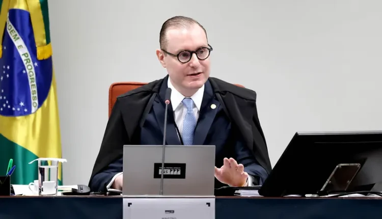 Com voto de Zanin, Bolsonaro é condenado por 4 x 1 por trama golpista