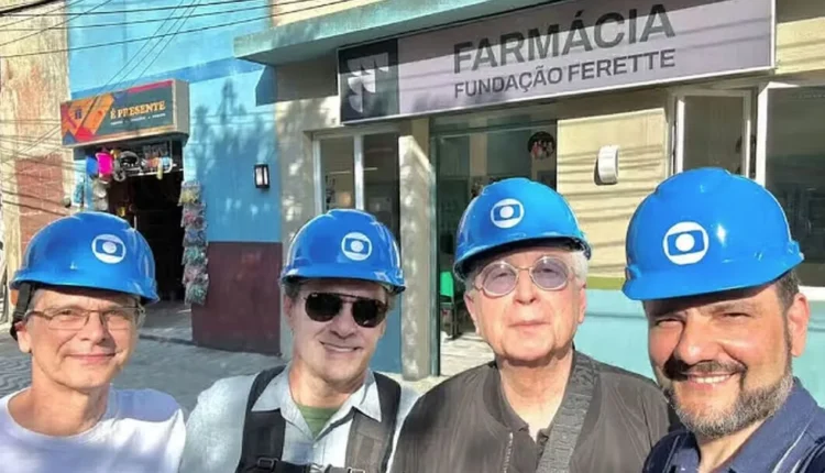 Diretor e autores de Três Graças. Foto: Reprodução/Instagram