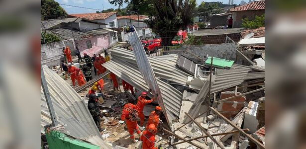 Sobe para dois o número de mortos em desabamento de casas em Pernambuco