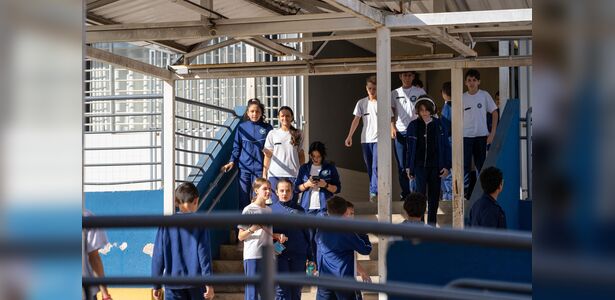 Com nova lei, escolas do PR em tempo integral podem aderir ao modelo cívico-militar