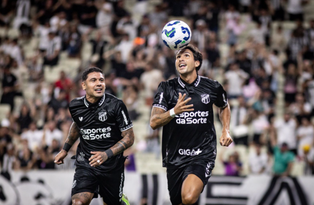 Ceará goleia Santos e sobe no Brasileirão: confira o placar