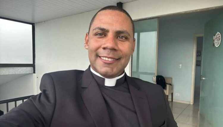 Padre suspeito de abuso sexual é denunciado por 21 crimes