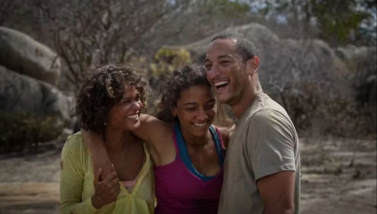 Allan Souza Lima e Alice Carvalho em Cangaço Novo. Foto: Divulgação