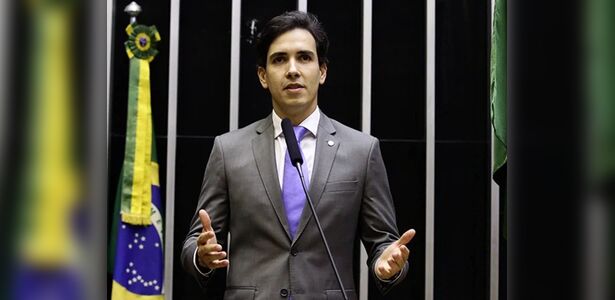 'Farra do INSS': saiba quem é o deputado alvo de operação da Polícia Federal