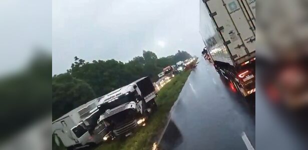 Acidente envolvendo caminhões interdita BR-376 em Ponta Grossa