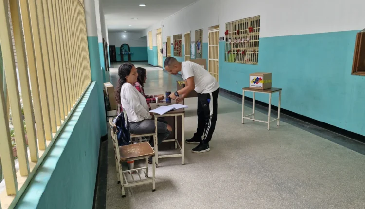 Moradores de San Agustín votam neste domingo (23) nas eleições da Consulta Popular