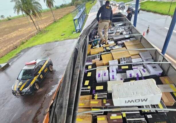 Motorista de caminhão com vinhos contrabandeados é solto após pagar fiança