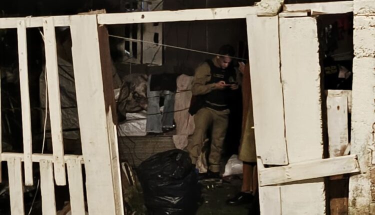 local onde a mulher foi morta no quintal de casa