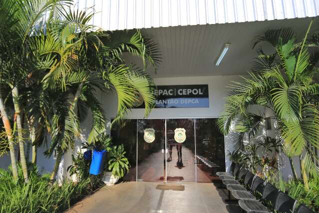 Dono de bar agredido com frigideira após flagra de importunação