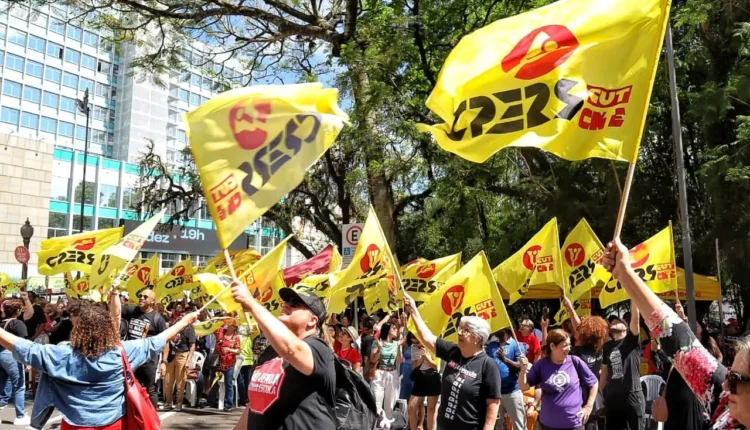 Manifetação dos servidores do Cpers Sindicato