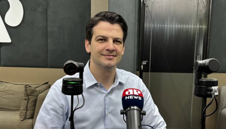 Eduardo Pimentel durante entrevista ao Grupo Ric