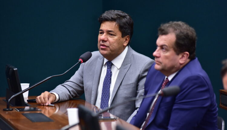 Deputados federais Mendonça Filho (União) e Waldemar Oliveira (Avante) estão entre os pernambucanos que votaram a favor do PL que reduz as penas para quem participa de tentativas de golpe de Estado