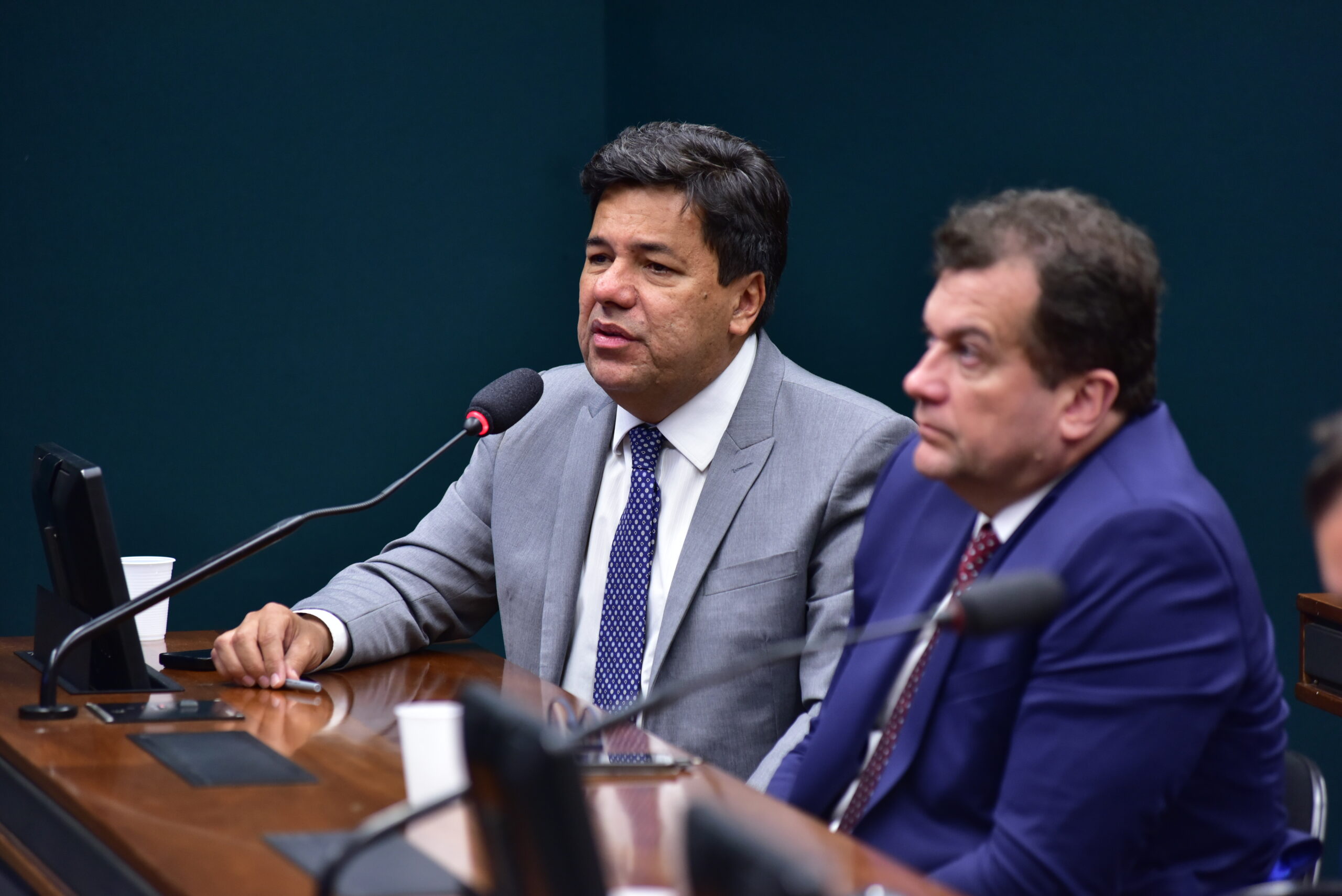 Deputados federais Mendonça Filho (União) e Waldemar Oliveira (Avante) estão entre os pernambucanos que votaram a favor do PL que reduz as penas para quem participa de tentativas de golpe de Estado