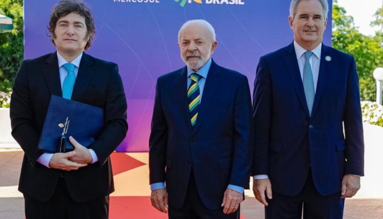 A Cúpula do Mercosul escancarou a distância entre Milei e Lula
