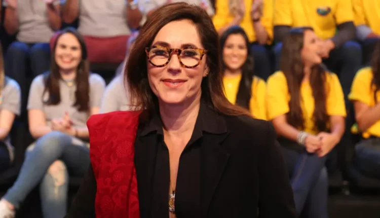 <strong data-srcset=