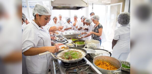 Agência do Trabalhador oferece vagas para cozinheira escolar em Ponta Grossa