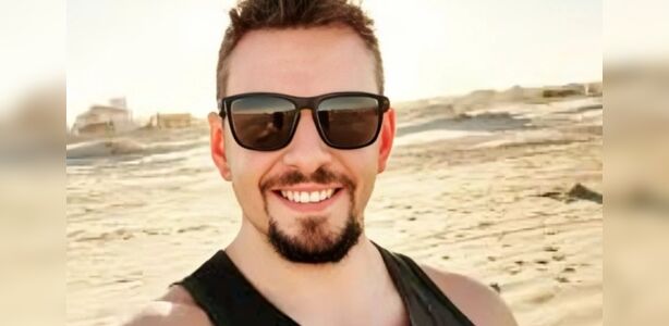 Músico morre após ser prensado por placas de mármore em acidente de trabalho em SC