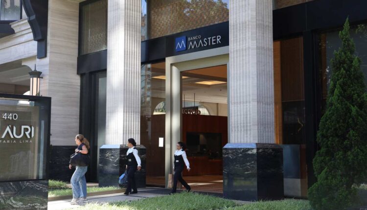 Fachada do Banco Master