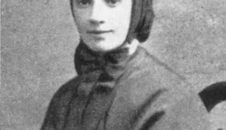 Madre Cabrini, vivendo nos Estados Unidos, tornou-se a primeira cidadã norte-americana a ser canonizada pela Igreja Católica, reconhecida pelo seu trabalho de cuidado com os marginalizados e imigrantes.