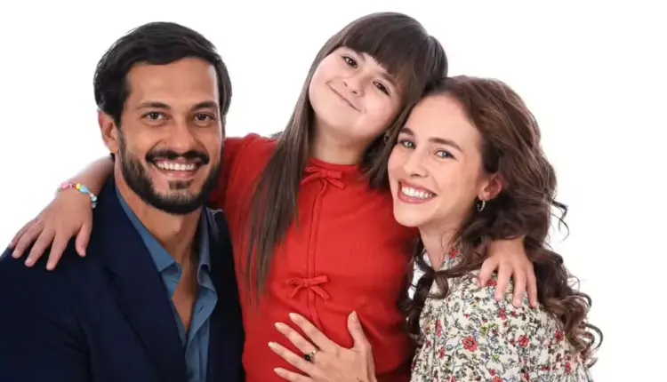 Fernando (Raphael Vianna), Eduarda (Juju Te&oacute;filo) e Carolina (Laryssa Ayres). Foto: Ricardo Bufolin/Globoplay